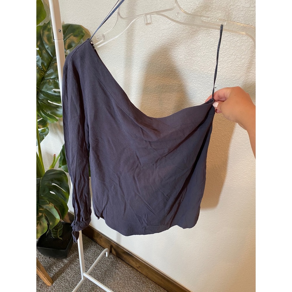 One sleeve blouse